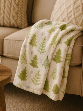 Wondershop Christmas Plush Throw Blanket Green Tree Fleece Holiday Decor